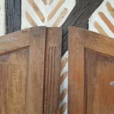 Ancienne paire de portes d'armoire forme arrondie