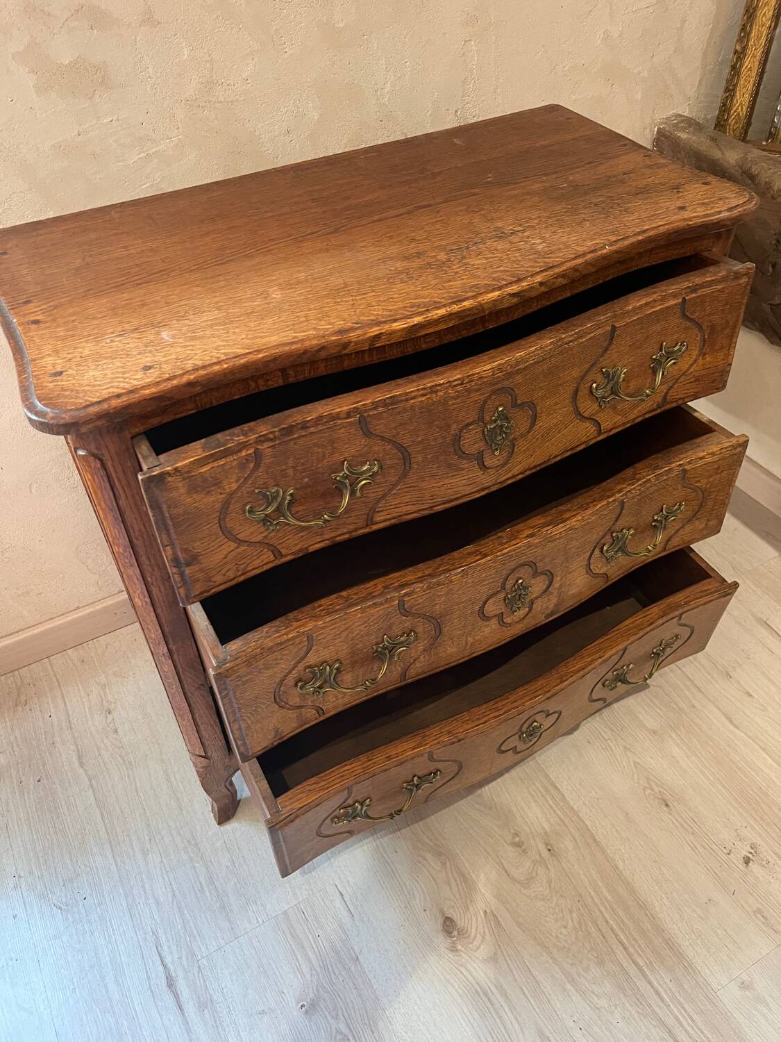 Antique oak chest of drawers