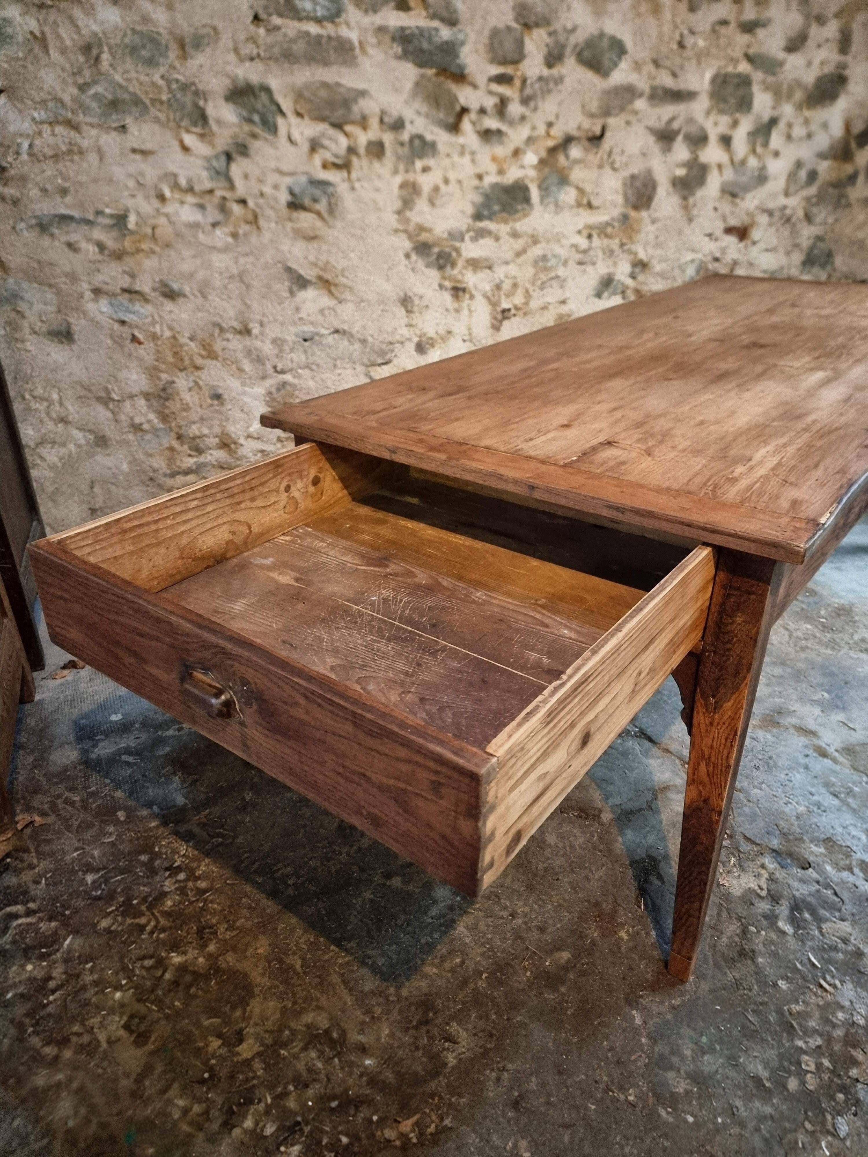 Old French farmhouse table – Rustic workshop table with 3 drawers