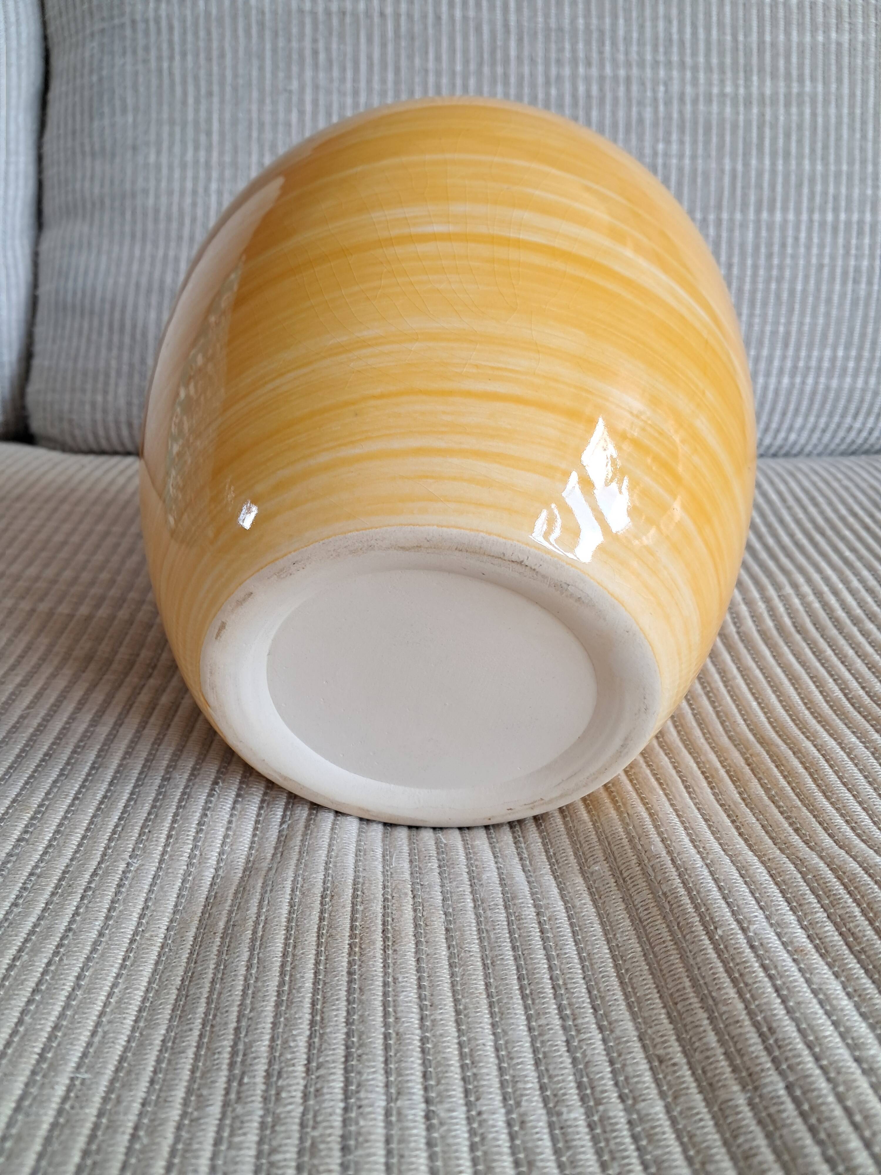 Ceramic vase in a round shape