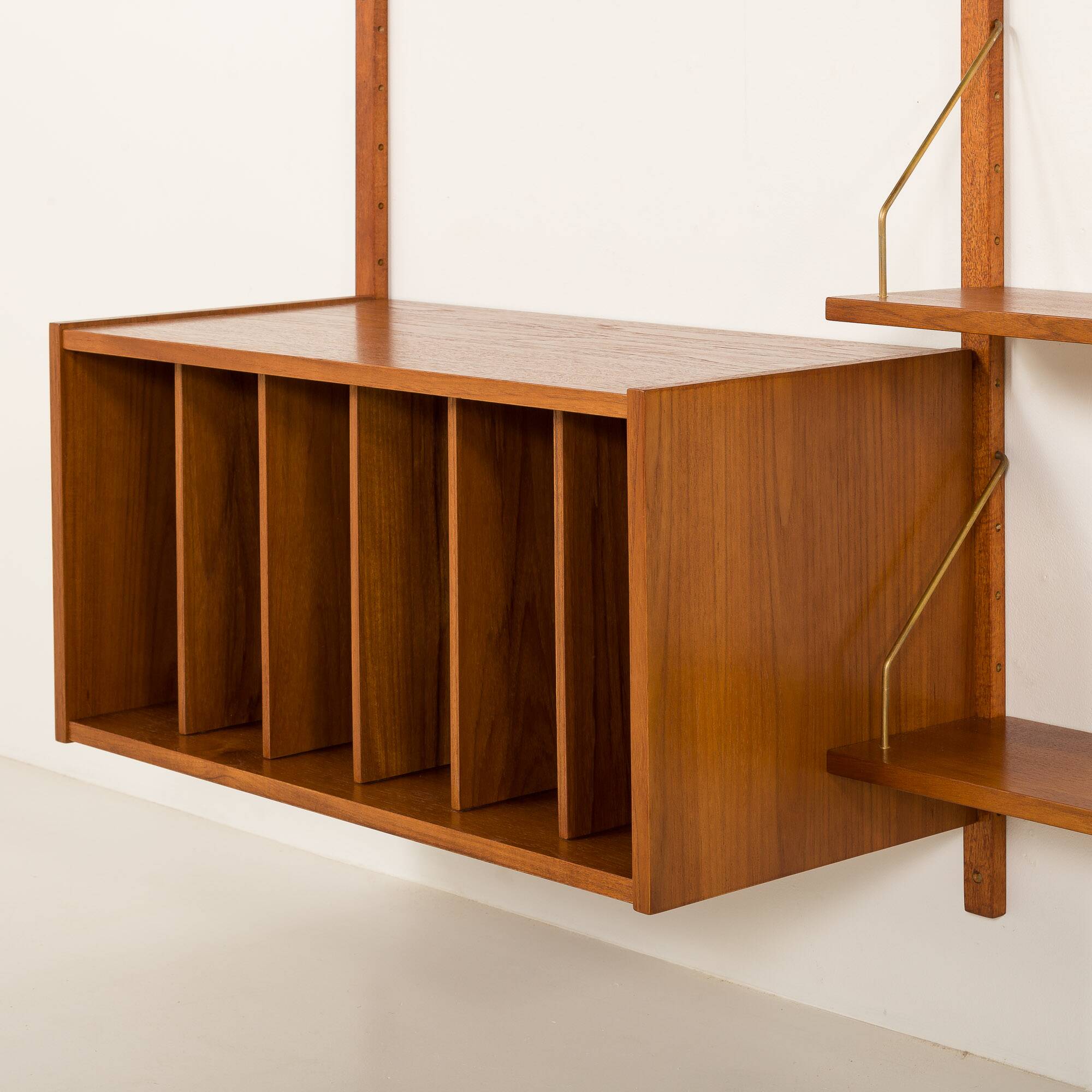 PS System wall unit with vinyl records cabinet and expository shelf, Rander