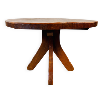 Brutalist Kunstmeubelen De Puydt solid round rustic oak pedestal table, Belgium