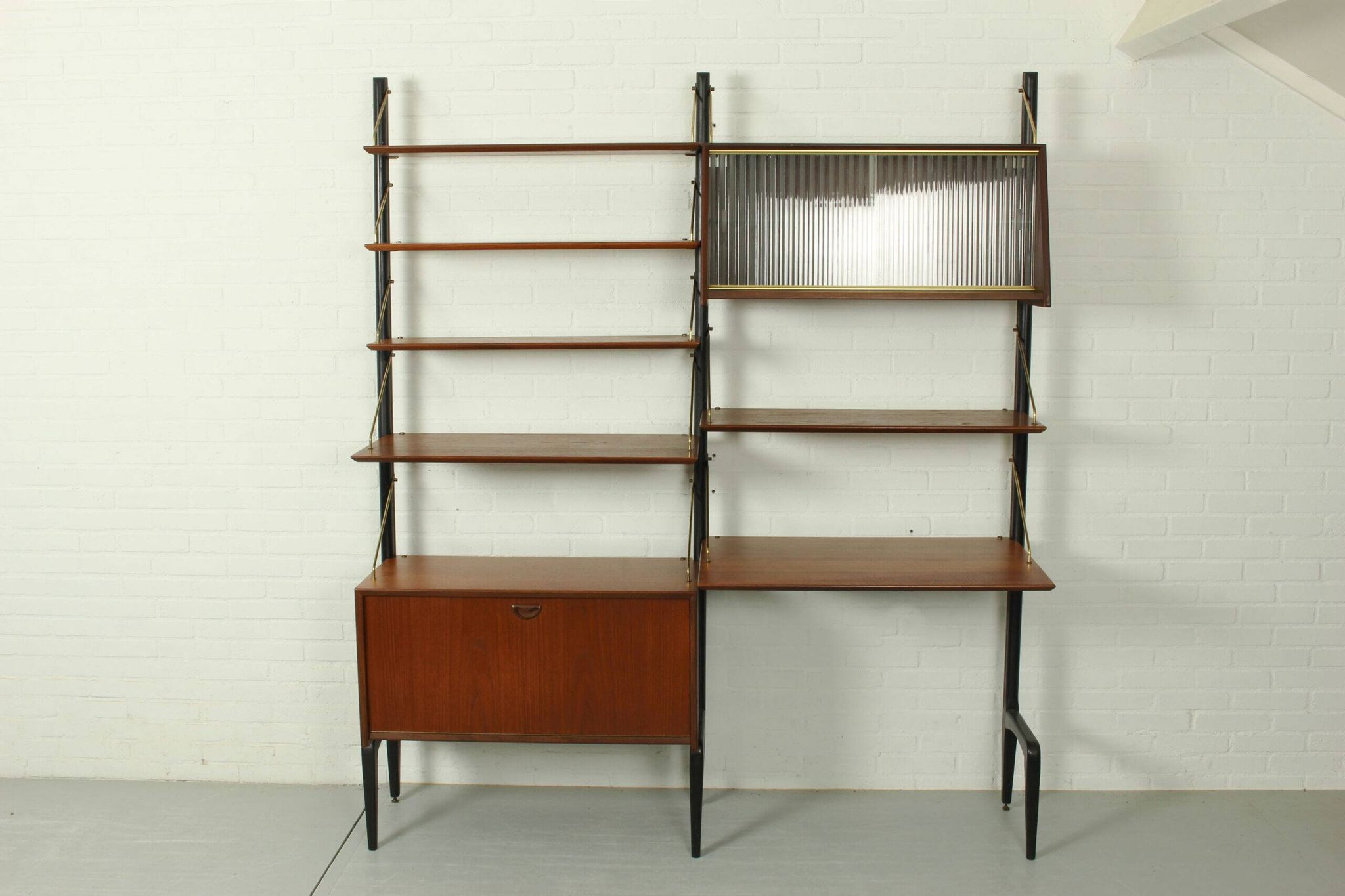 Système mural modulaire en teck par Louis van Teeffelen pour WéBé, 1950