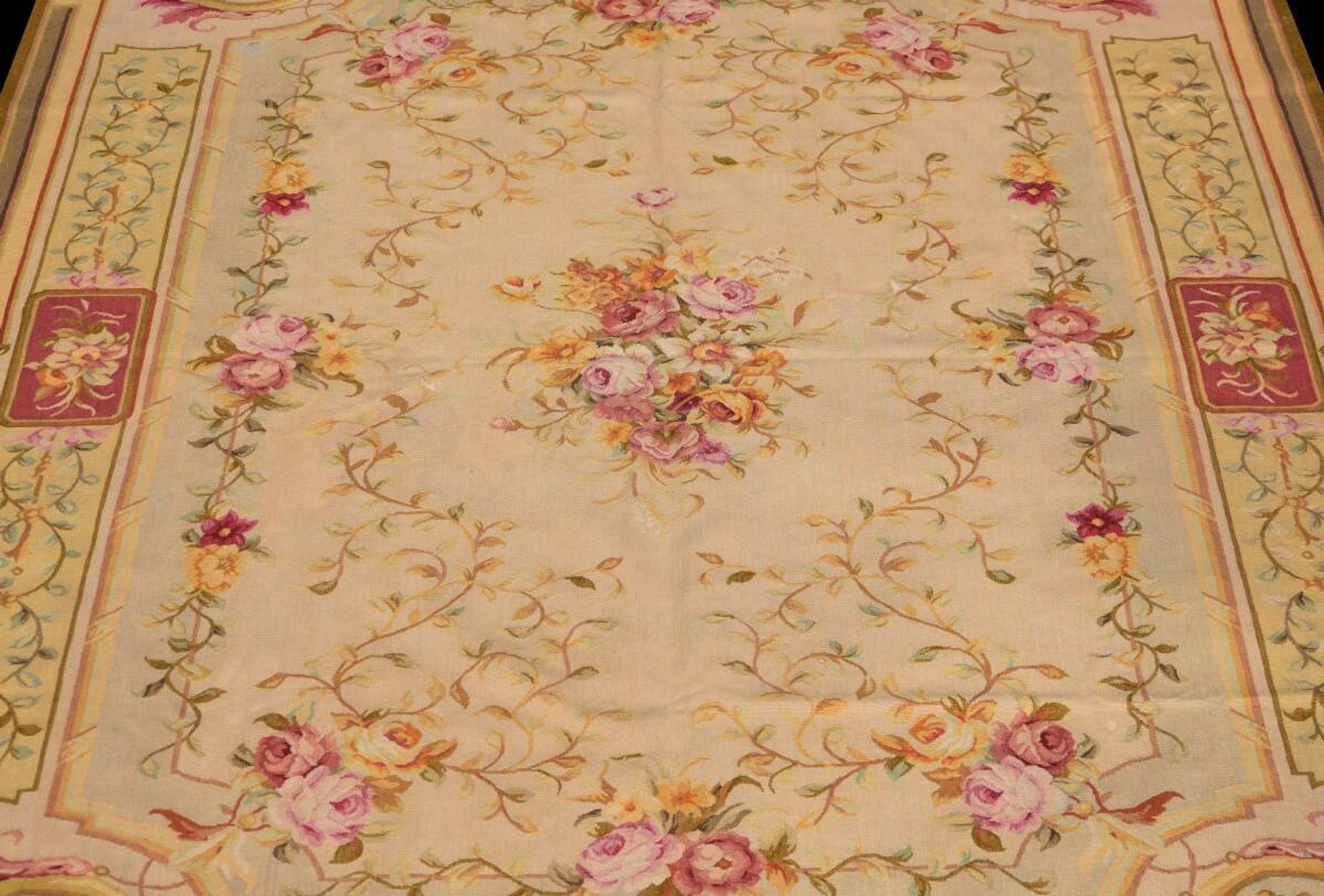Handmade Aubusson style rug - 180 x 278 cm "Galerie Sardje"
