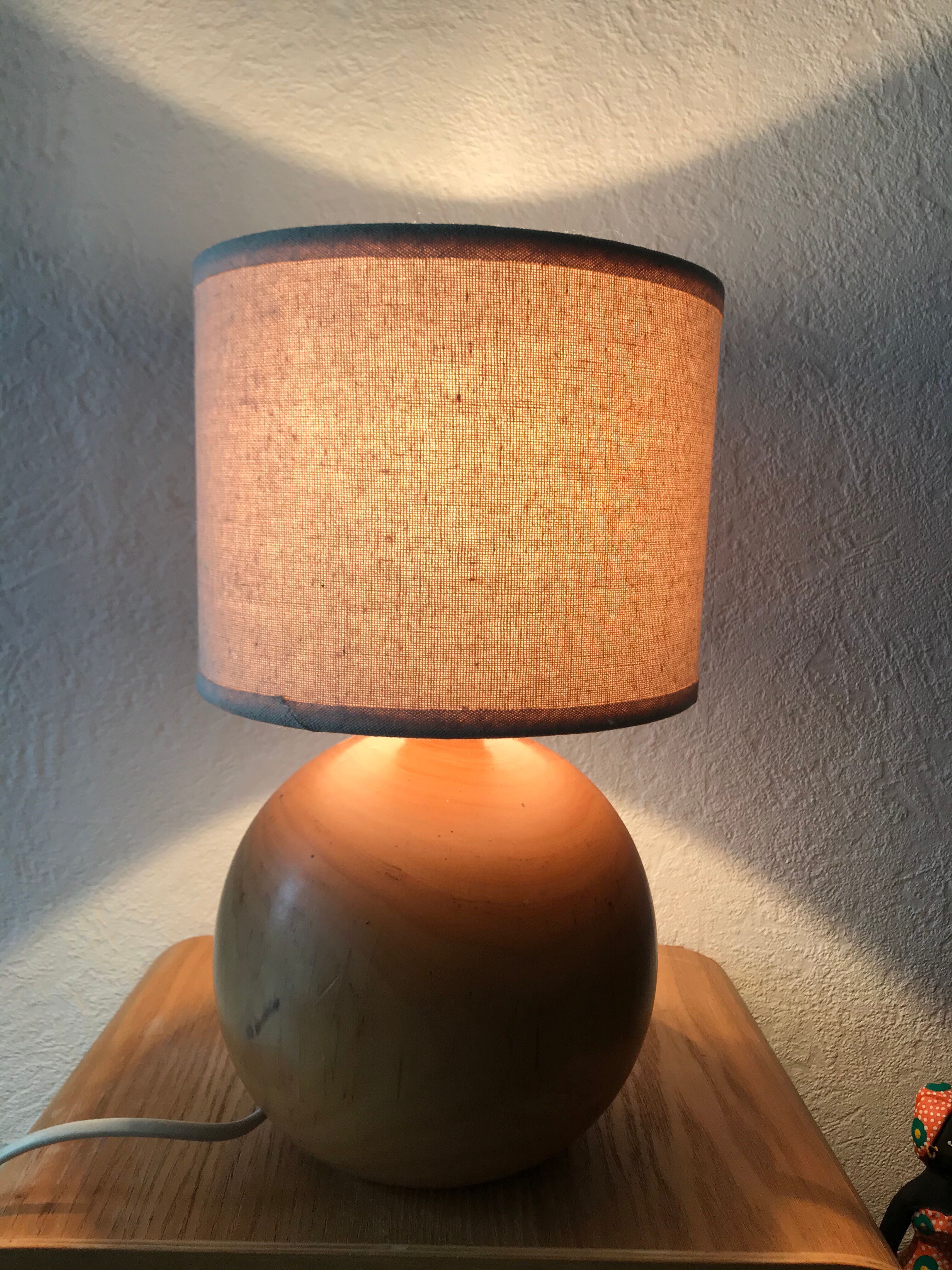 Light wooden ball lamp foot