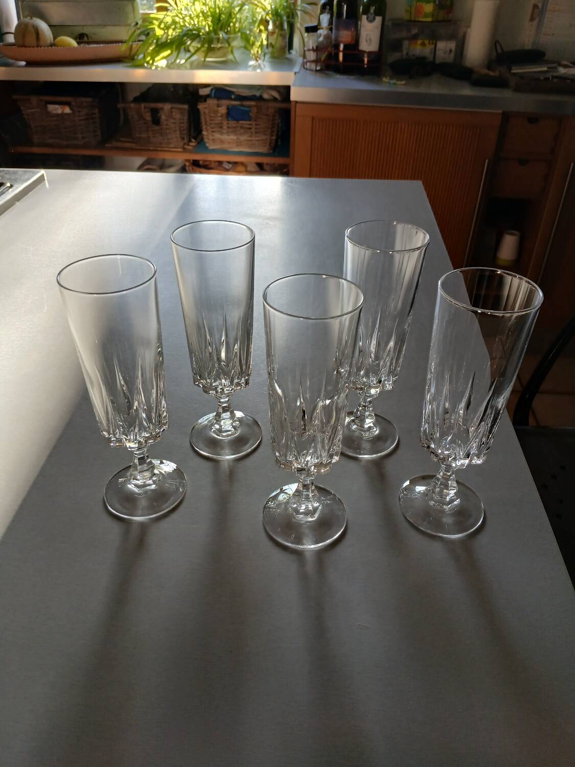 5 crystal champagne flutes