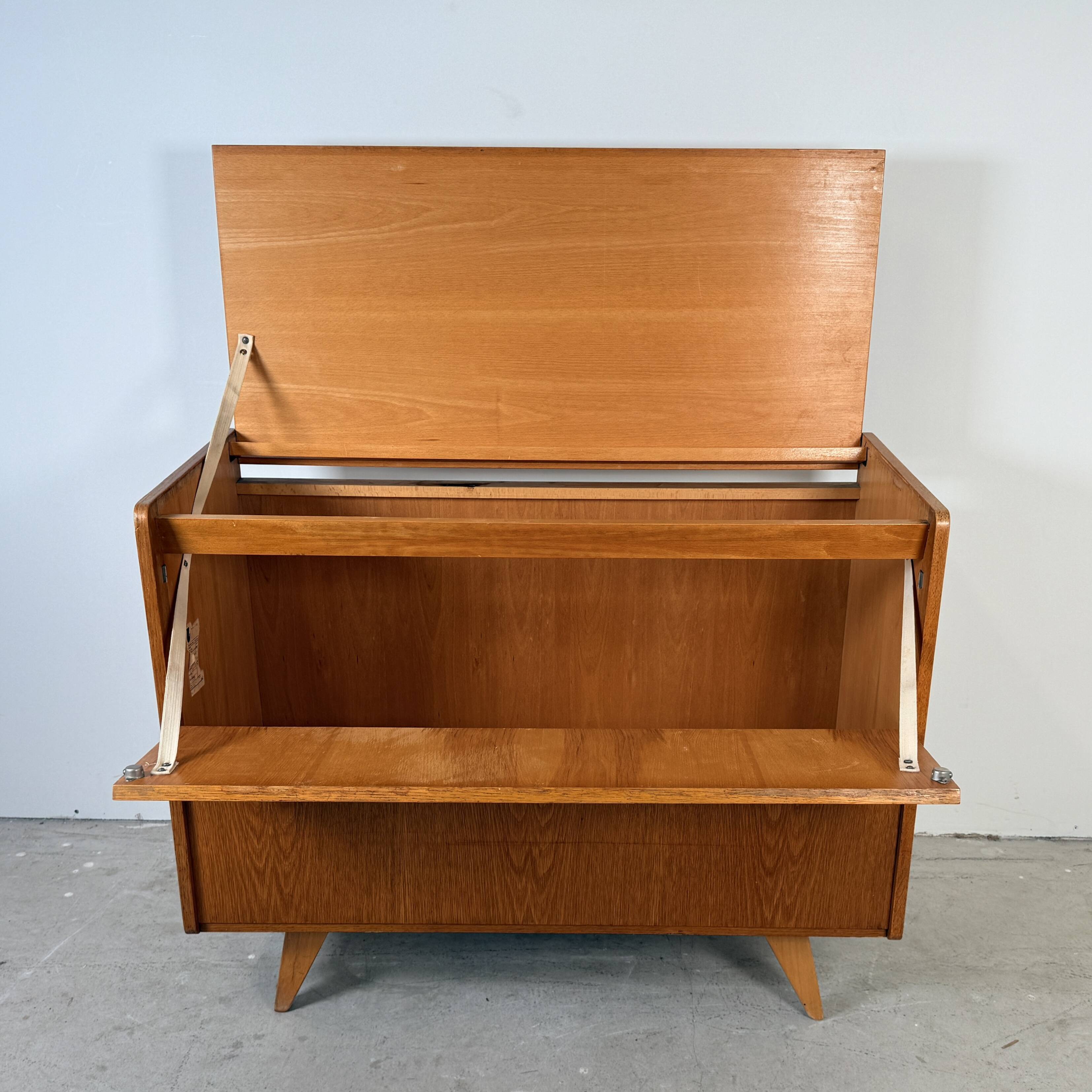 Vintage blanket chest/toy chest U-459, Jiří Jiroutek