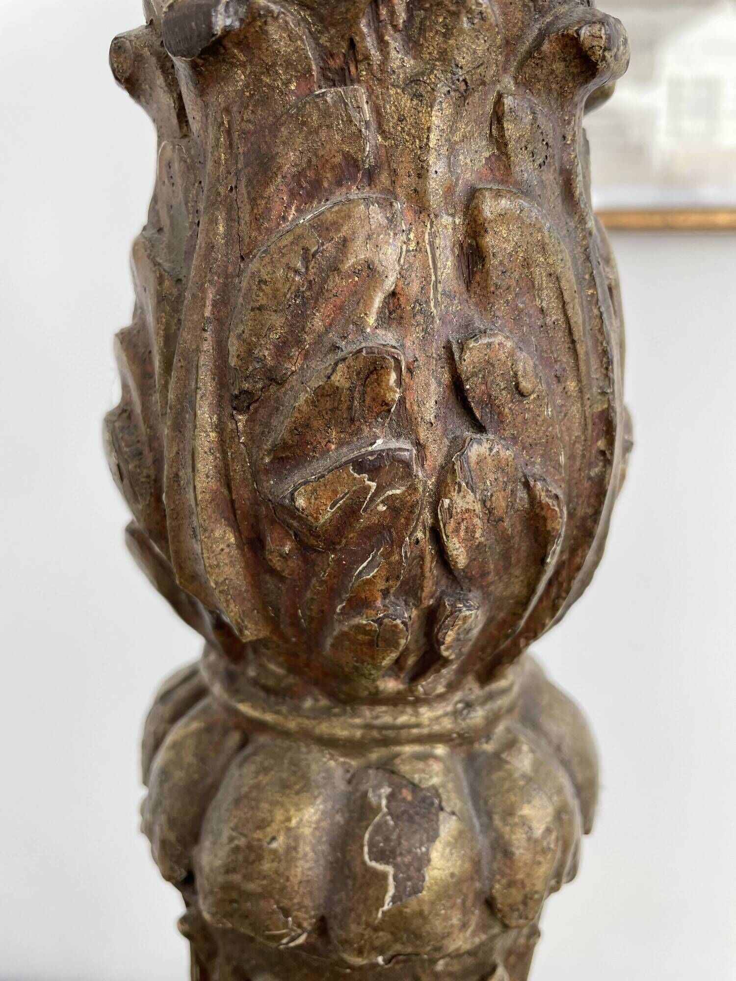 Candle picnic gilded and carved wood tripod feet, eighteenth century
