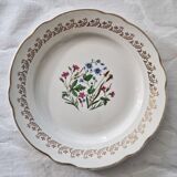 Set of 8 mismatched dessert plates