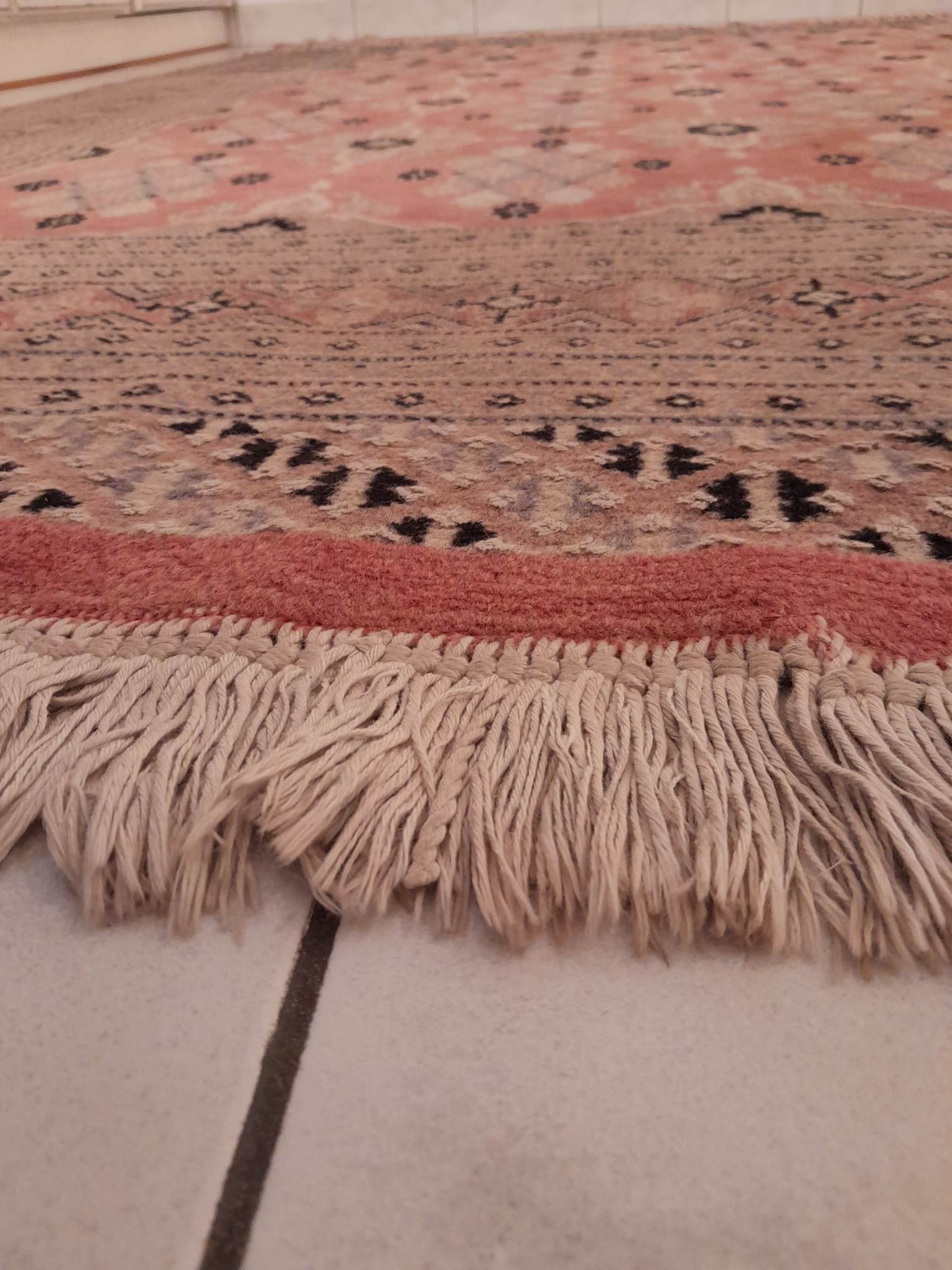 Handmade Pakistani rug 268x191cm