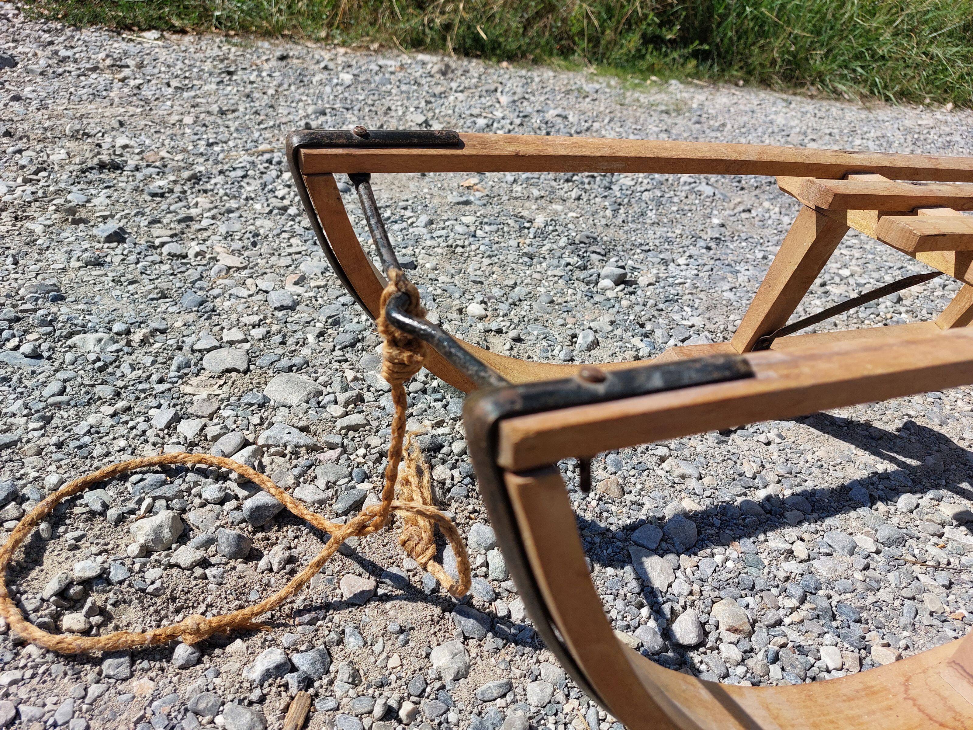 Old large sled in solid beech - 111 cm