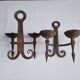 Paire de bougeoirs anciens de château médiéval du XVe siècle en fer forgé