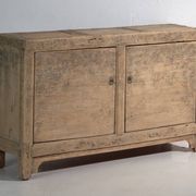Buffet bas long ancien en orme à deux portes – Chine, vers 1950