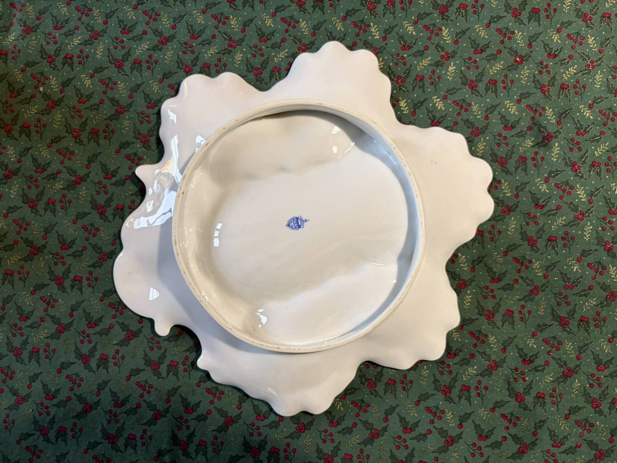 Limoges porcelain oyster plate BH, Art Nouveau botanical decoration.