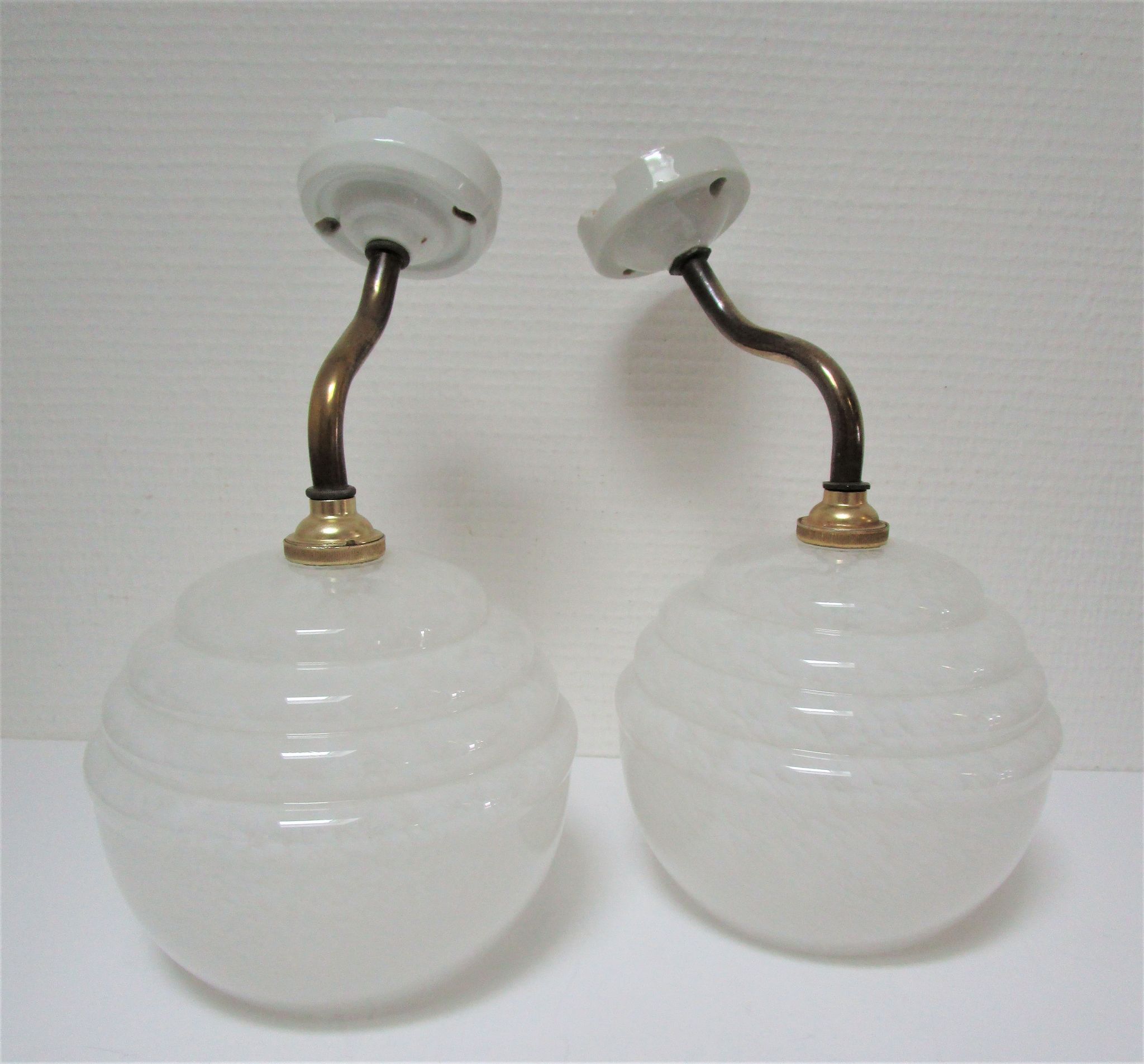 Pair of porcelain sconces brass glass of clchy white art deco
