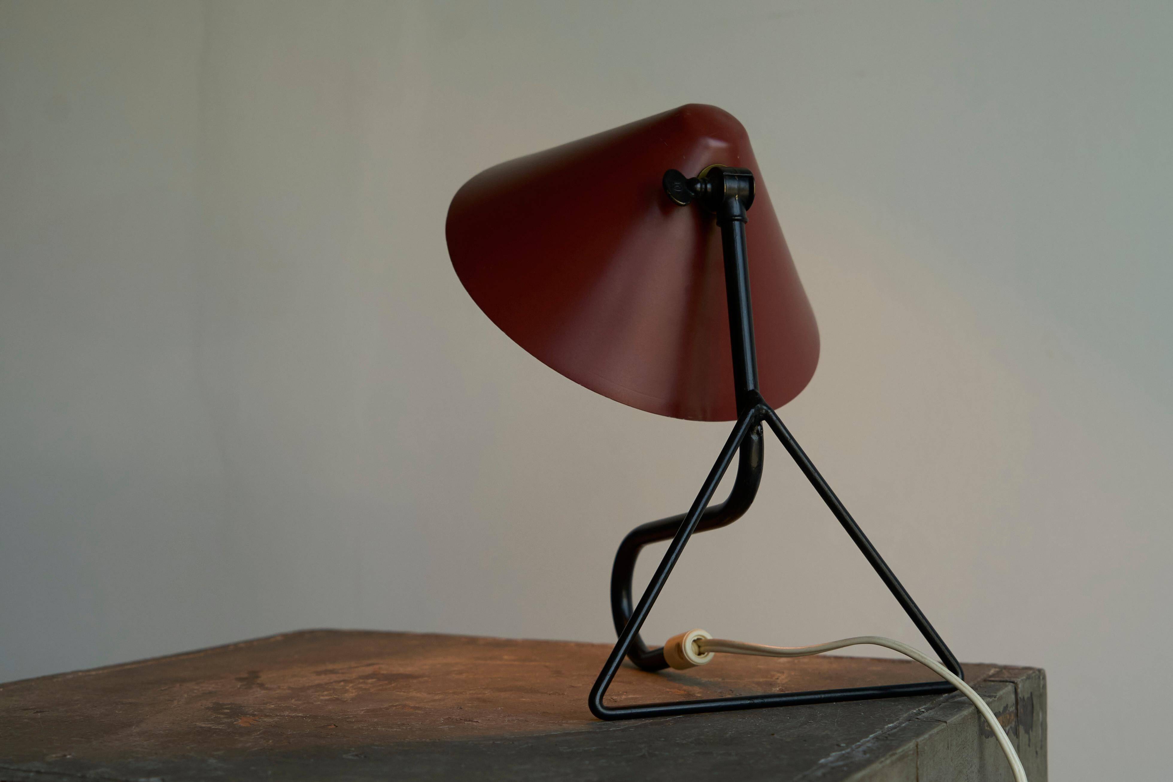 Erik Wärnå table lamp or wall sconce for Gnosjö Konstsmide 1950