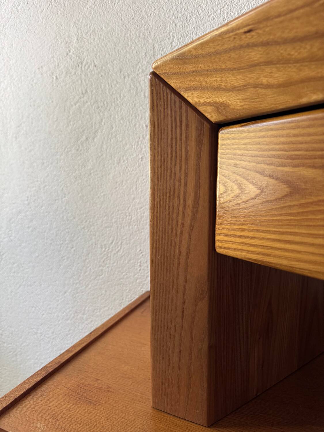 Elm bedside table Maison Regain 80s