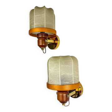 Pair of Italian articulated "Cocoon" wall lights, resin and pine, 1970s