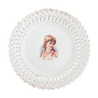 Assiette ajourée en porcelaine de Saxe