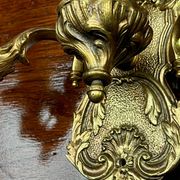 Paire d'appliques de style Louis XV. Bronze massif doré.