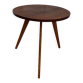 Pretty little vintage round table with tapered legs.