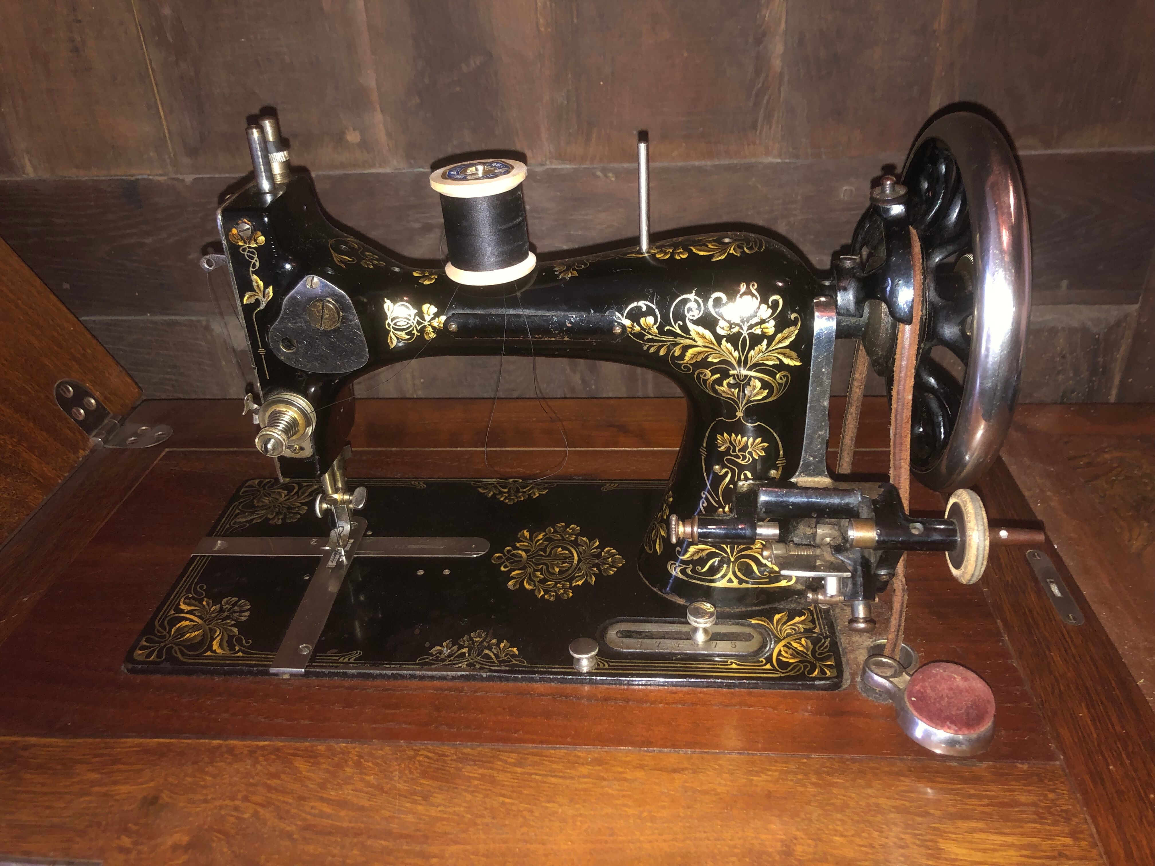 Machine à coudre ancienne Neva 1900 Selency