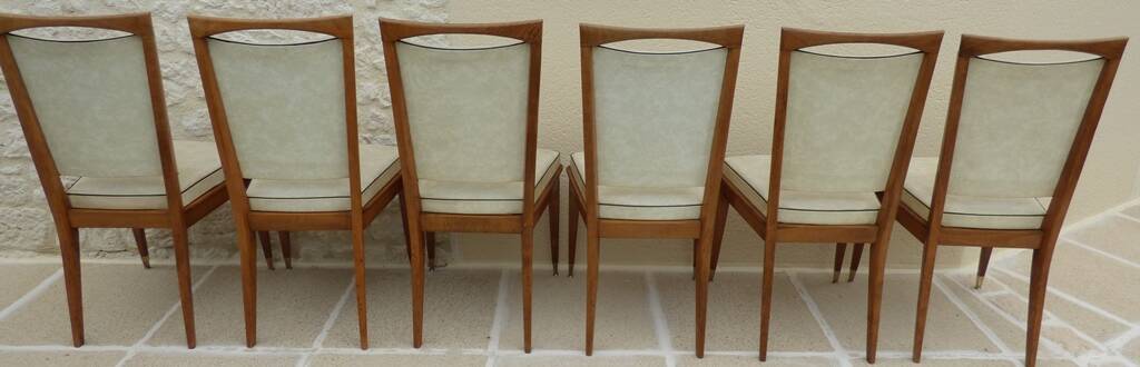6 Vintage chairs in white beige imitation leather and solid wood with brass legs