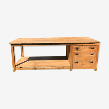 Furniture draper's table