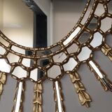 Miroir soleil en bois doré 65x75cm
