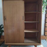 Wardrobe, compass feet