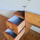 Extendable desk compass feet