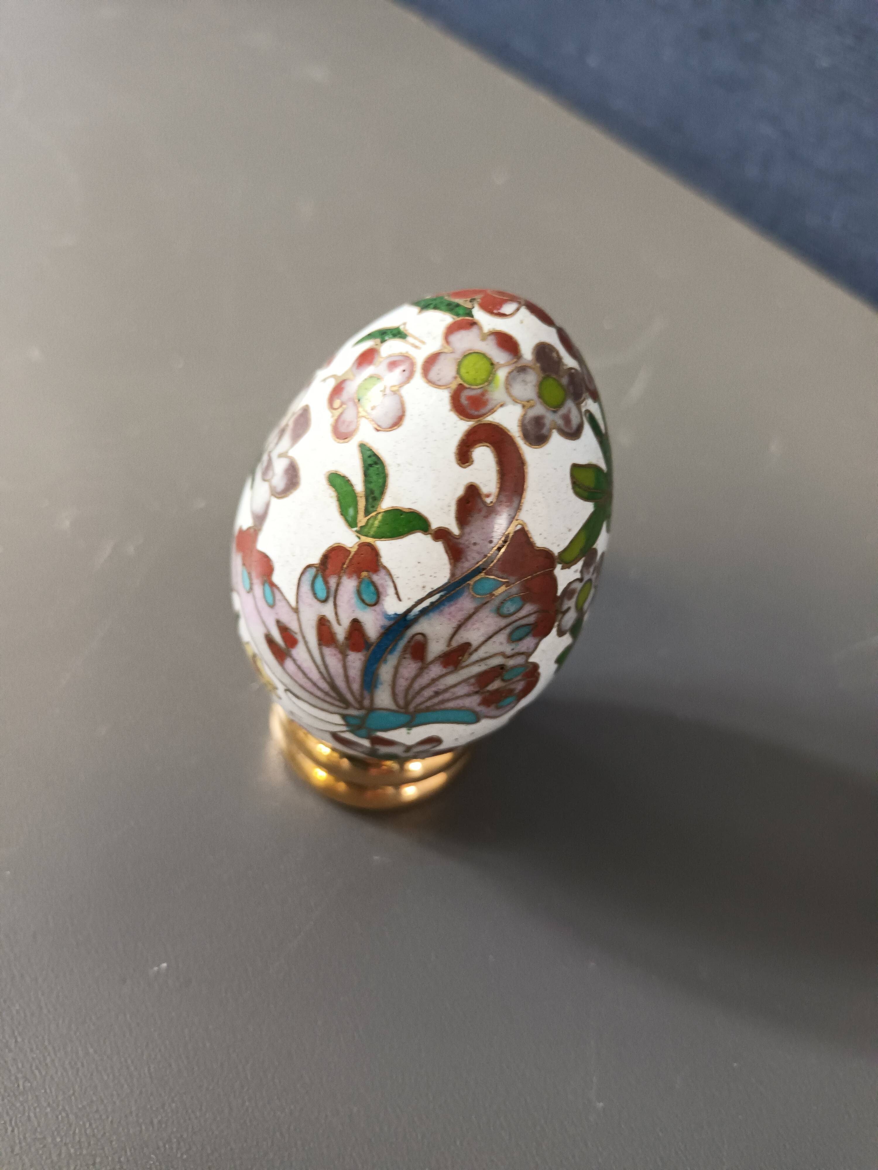 Decorative cloisonné egg