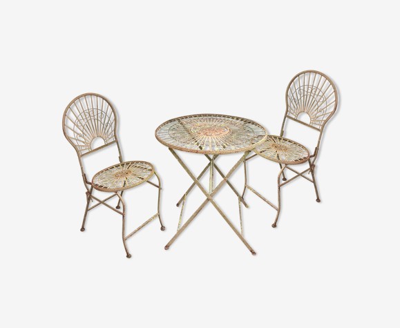 Guéridon de jardin et ses deux chaises
