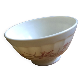 Arcopal bowl with flowers