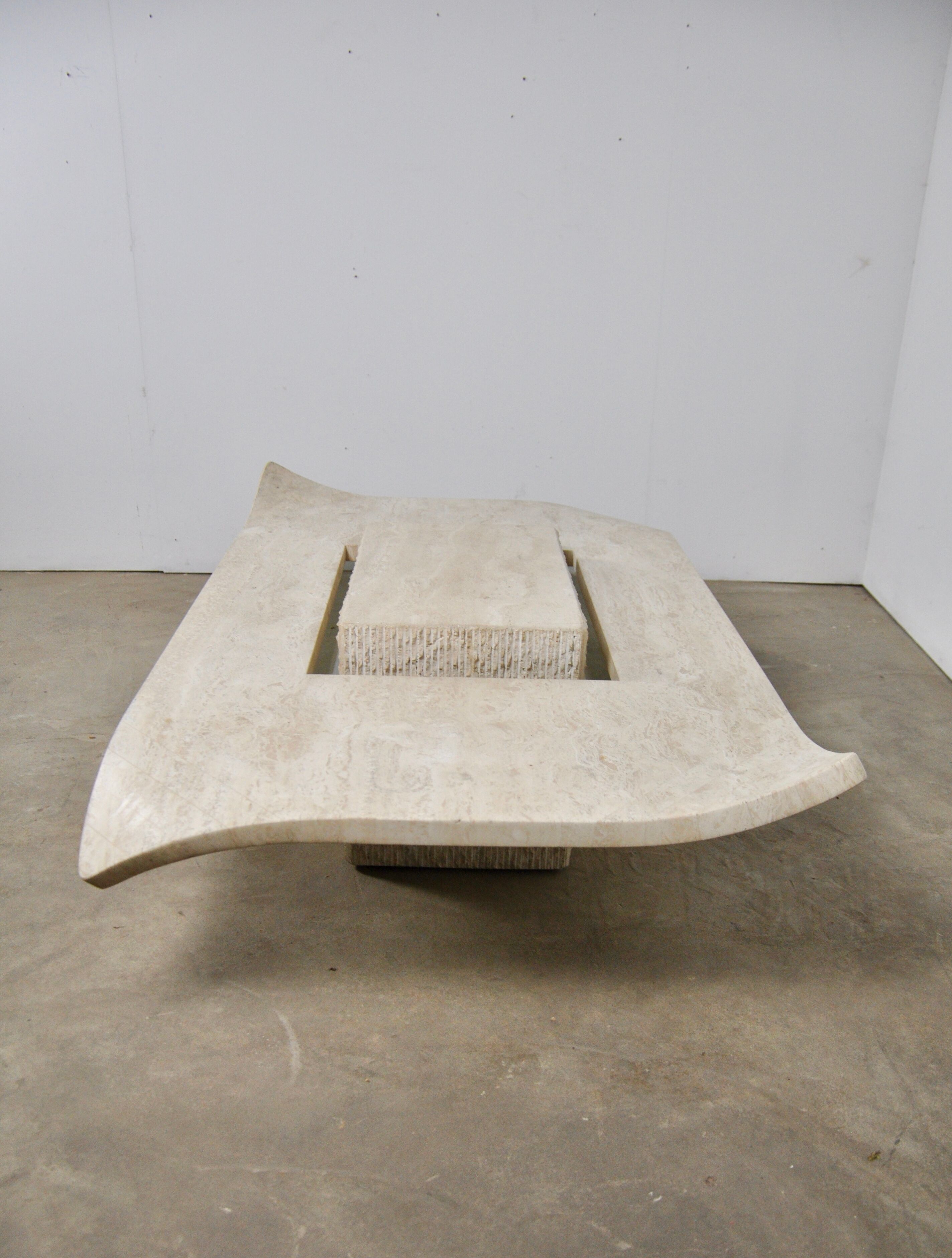 Coffee table in travertin 1980