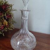 Glass carafe or vial with wave cap