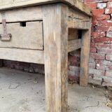 Workbench with drawers