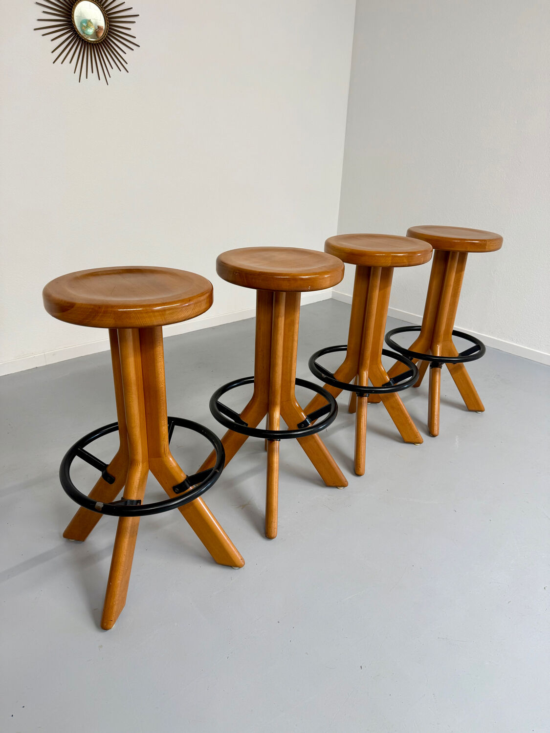 Set of 4 solid elm wood bar stools, vintage 70s design