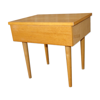 Chevet 1960 bois clair pieds fuseau