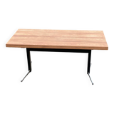 Table basse relevable en bois brut, restaurée