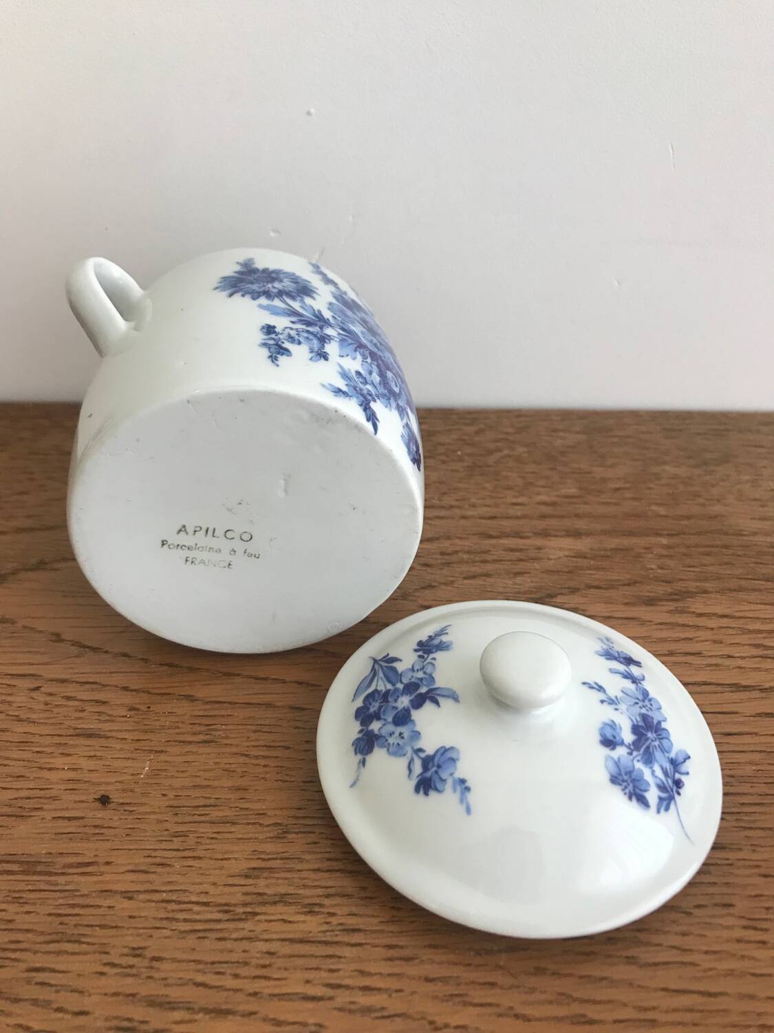 Sucrier en porcelaine fleurs bleues apilco