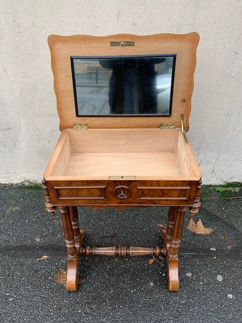 Worker Napoleon III in walnut