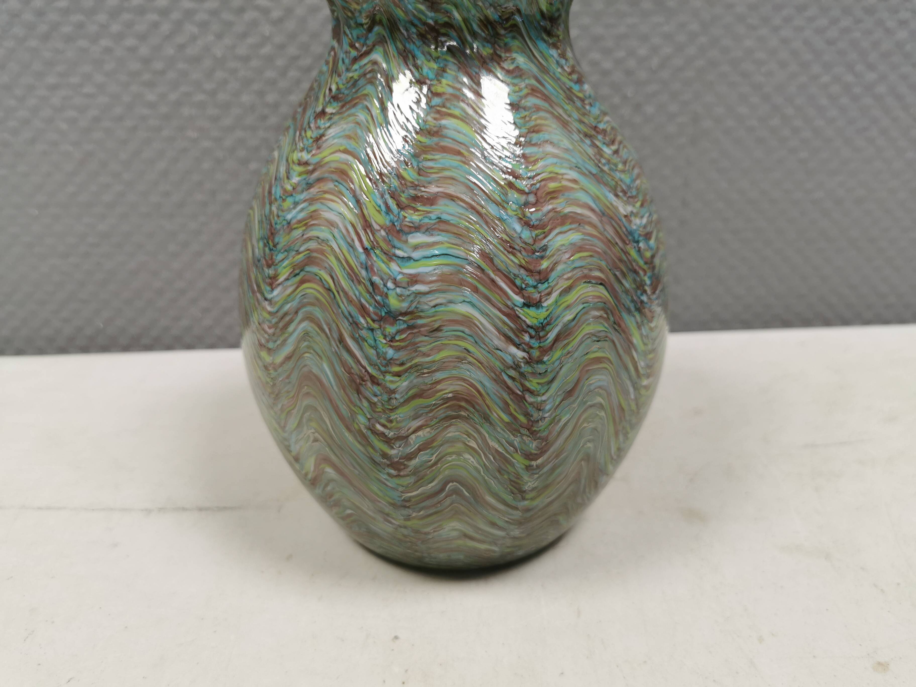 Vase magnifique en 3 couches de verre.