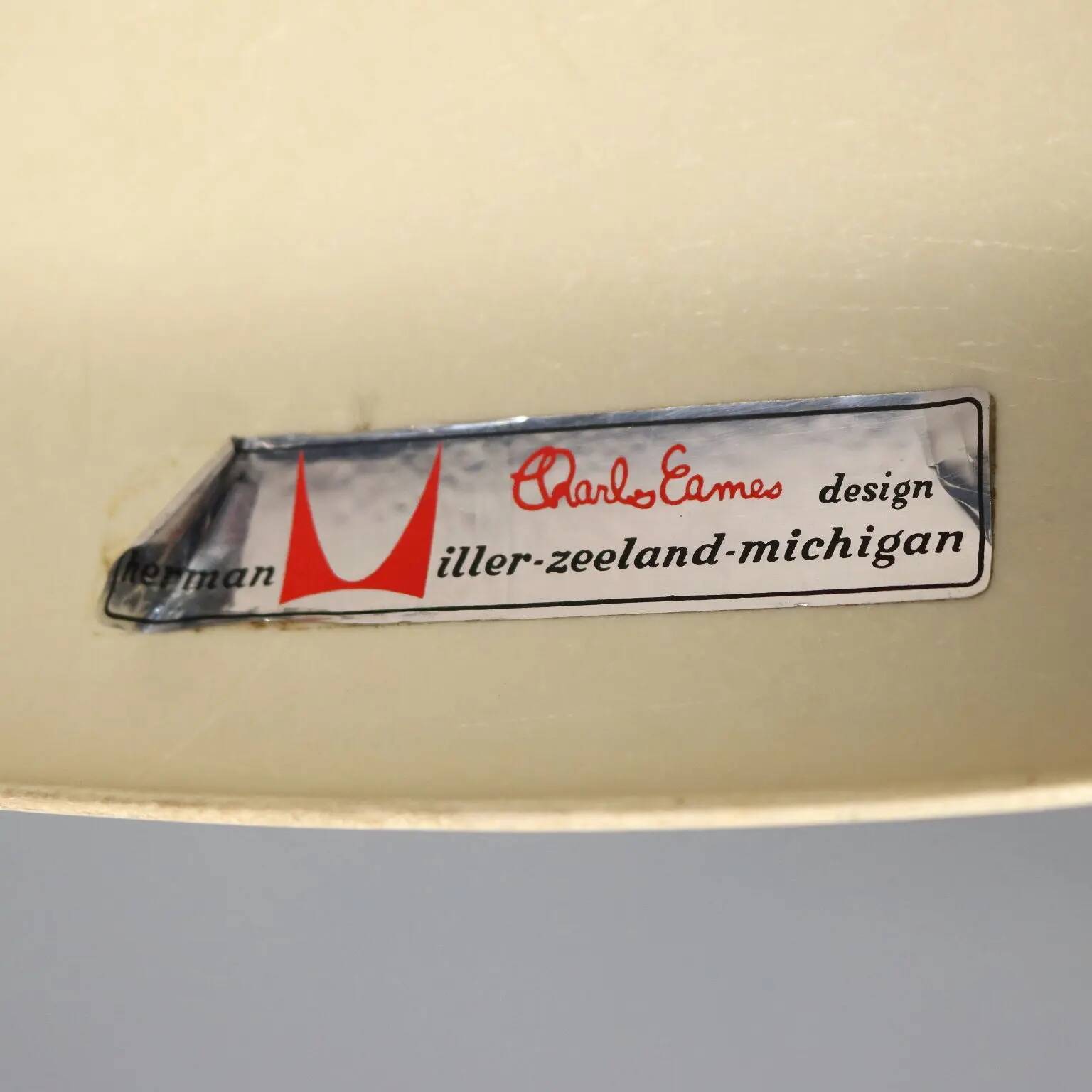 Herman Miller DSS chair vintage design by Charles & Ray Eames 1960s