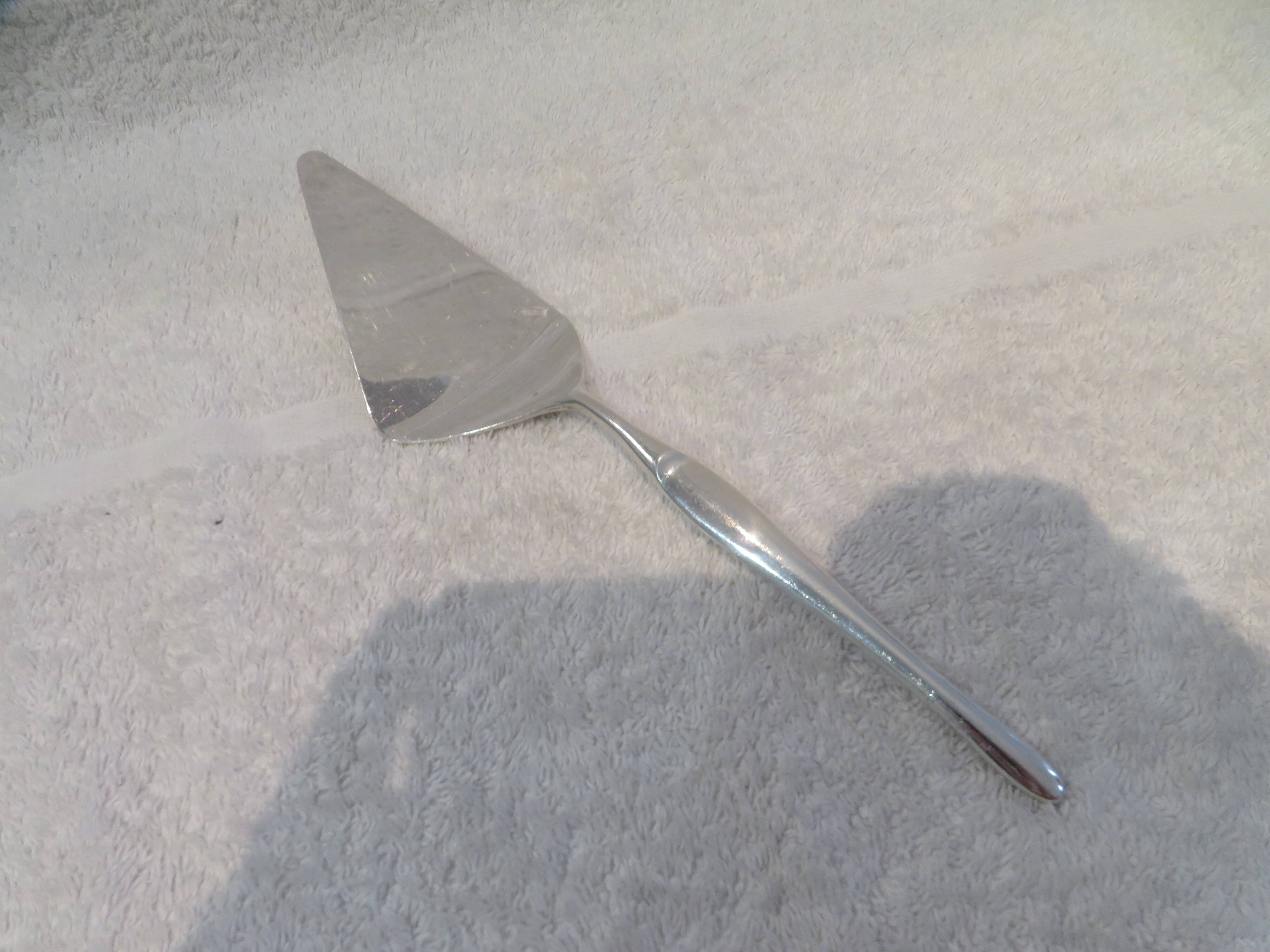 Christofle Duo silver plated pie server with small oxidations