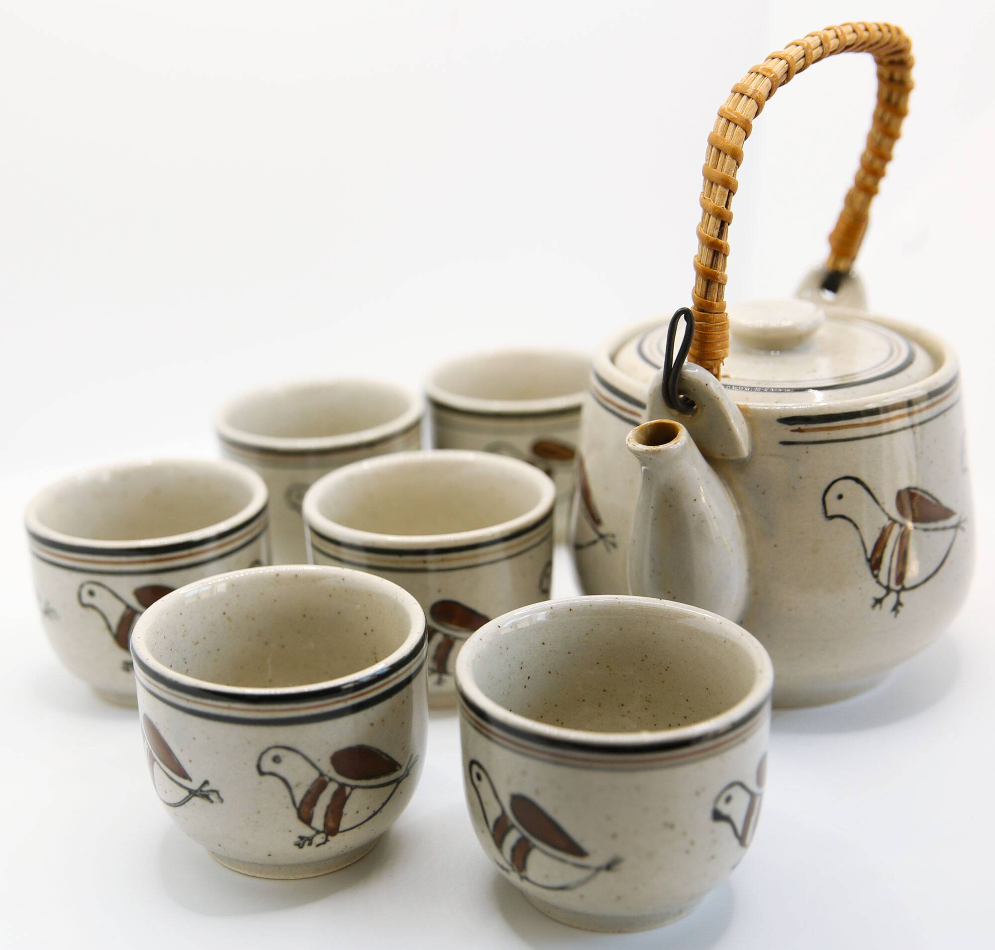 Teapot and its 6 cups with birds Seventies look made in Korea