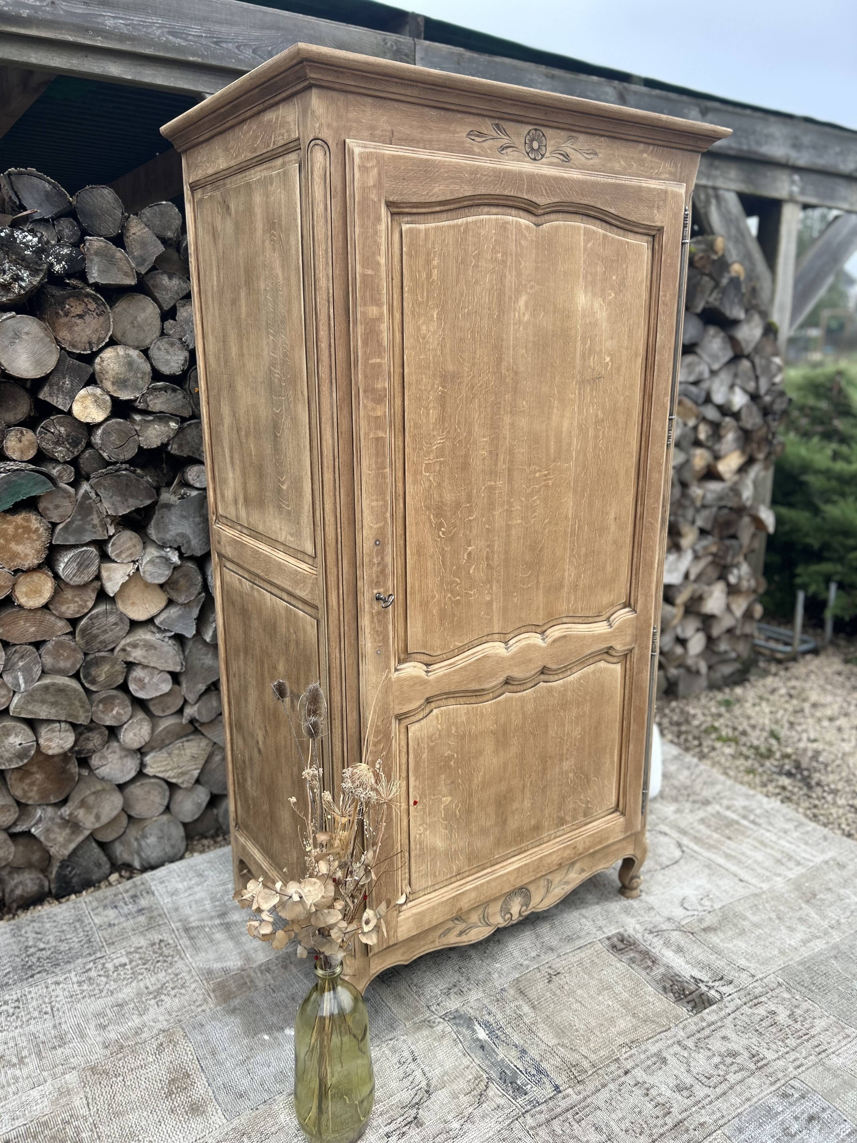 Bonnetière chêne massif rénové