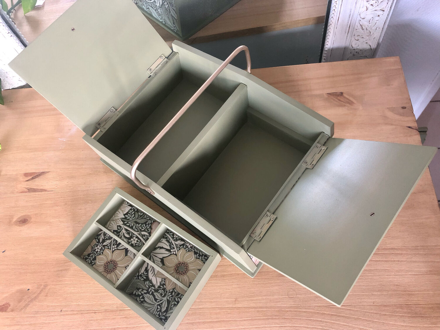 Jewelry box or sewing