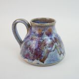 Pichet en céramique à émail violet bleu signé