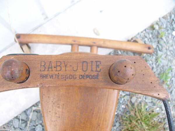 Trotteur à roulettes